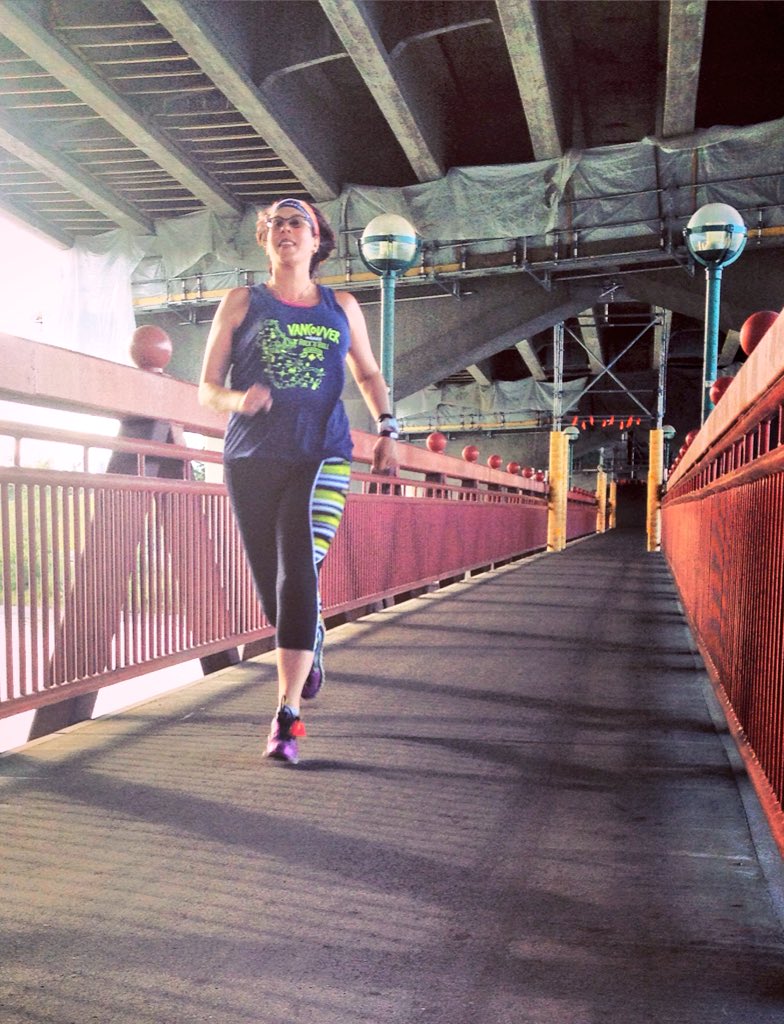 crantina's tweet photo. When ur legs says "hell no" but your mind says "shake it out" ... Do an #easybreezy5k #SPUDsummer https://t.co/3S2bf1LqcX