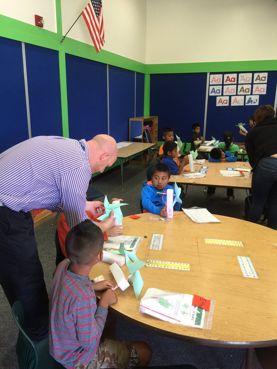 StellaLaurel2's tweet photo. After School program part of Summer School- Mr. Baltes doing some hands on teaching with 1st grade. https://t.co/cXTGEyfa23