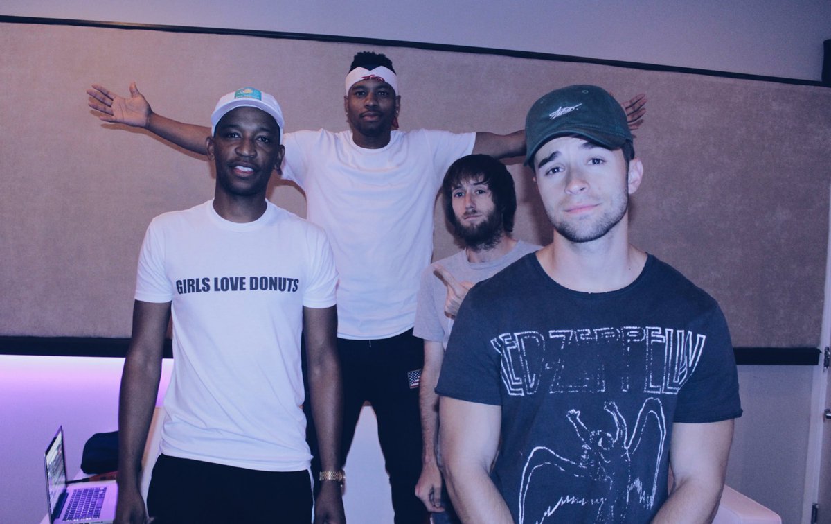 jakemiller's tweet photo. In the studio cookin up w @WILLIEDONUT @iAMDECARLO @shaggyonthemix https://t.co/WpK9yFnld2