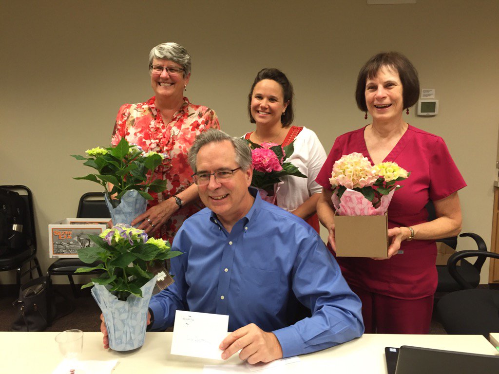 Orth_Pat's tweet photo. Many thanks to the outgoing @MNAPTA board members and president @craig_j123 #givingback https://t.co/H6VqVfYEYj