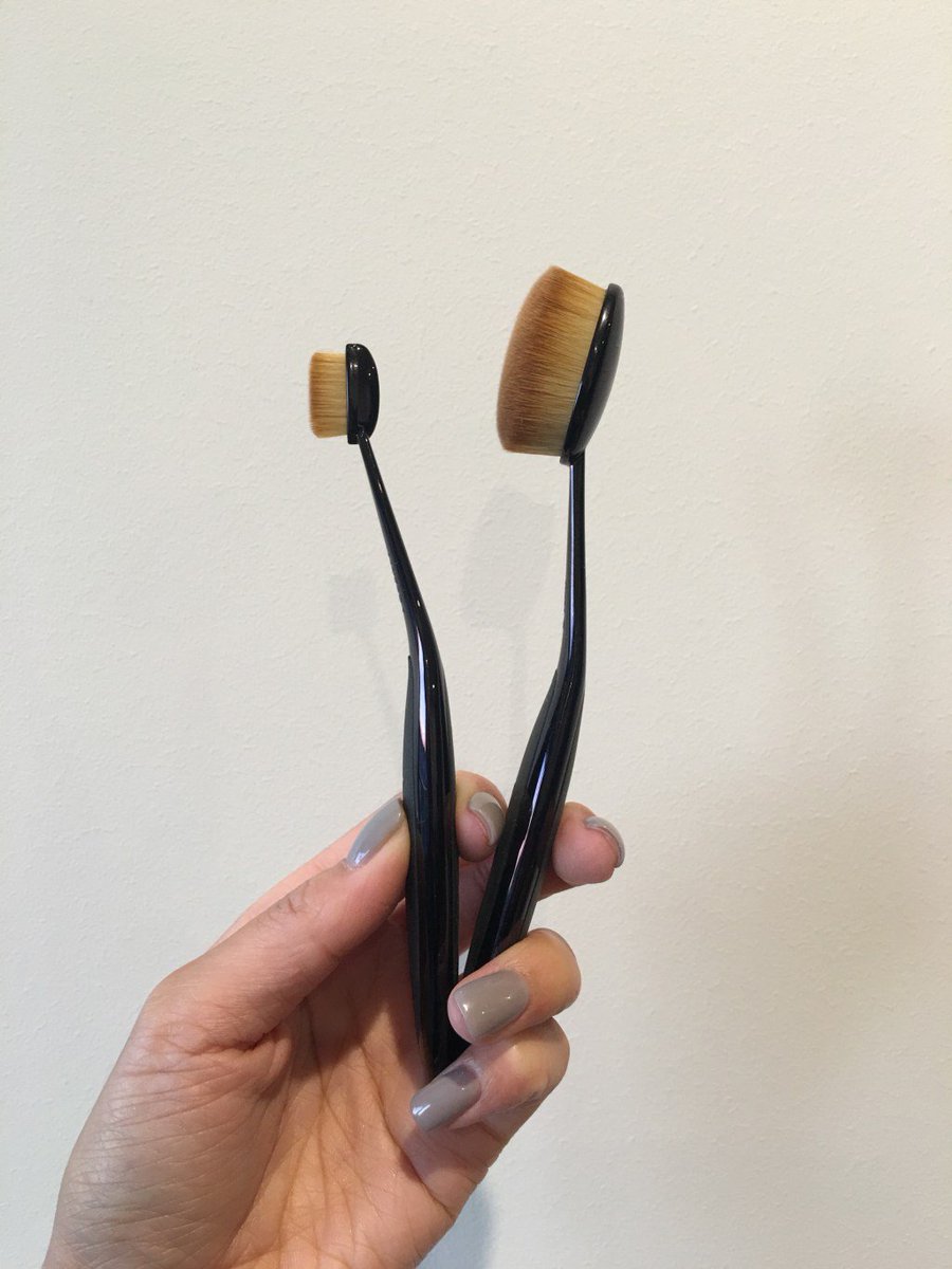 DocOurLife's tweet image. REVIEW: Mac Oval 6 and Linear 1 brushes docourlife.com/2016/06/review…