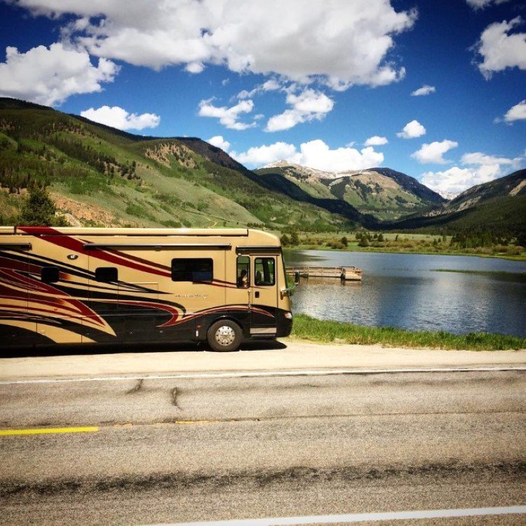 Who's done an RV vacation? <a href="/travelingmoms/">travelingmoms</a> has 8 great reasons to explore by RV: bit.ly/1S3A2YJ #TMOM