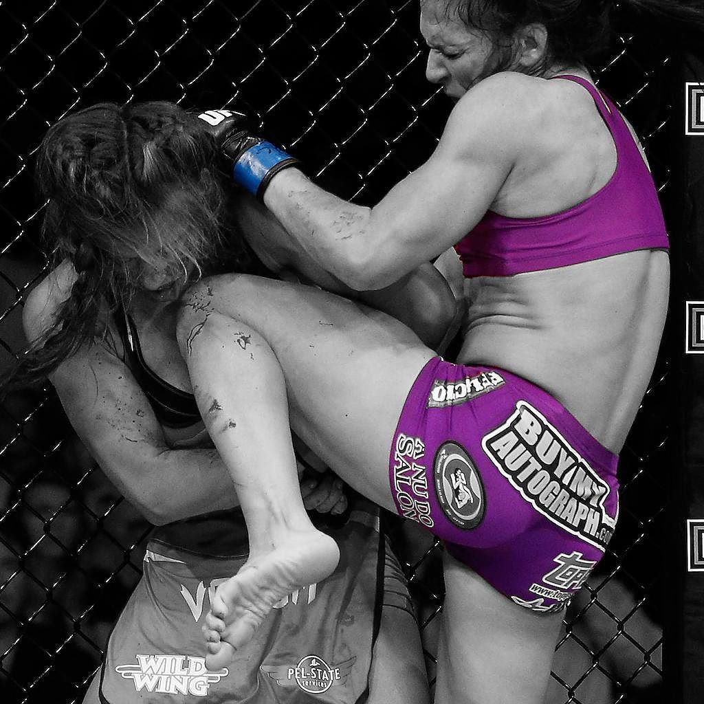 OmniFight's tweet photo. Girls can Fight Too #mmagirl #girlfights #boxinggirl #boxinggirls #mmagirls #fighters #martialart #girlfight #girlf… https://t.co/ASBUIv6OoA