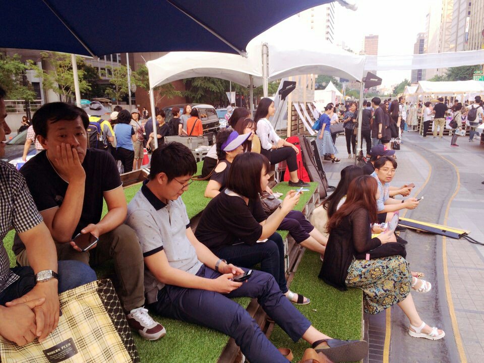 hotchococo's tweet photo. 지금 청계광장에서 시민주도의 사회적경제 축제가 열려 풍부한 볼거리, 즐길거리, 느낄거리의 장이 펼쳐지고 있어요 ~~~ https://t.co/iYlZYntqpR