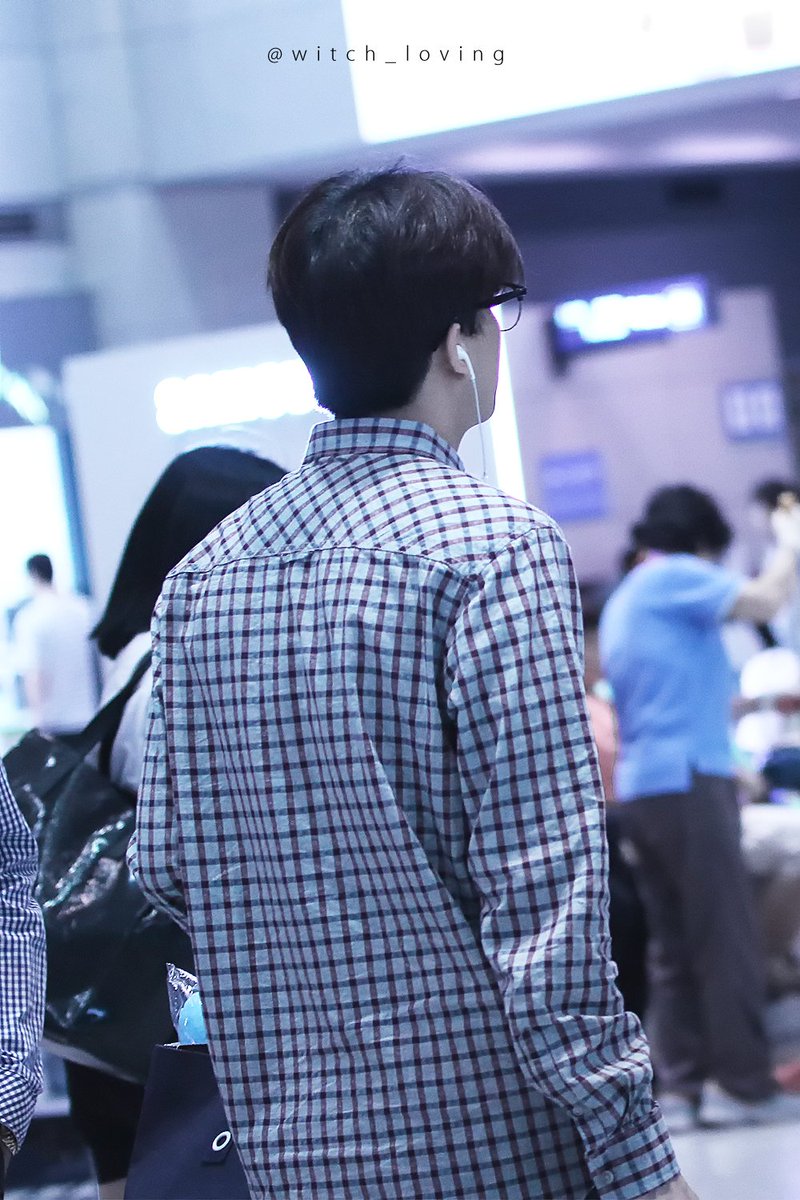 witch_loving's tweet photo. 🌸160629 인천공항 입국🌸
영재는... 영재오빠지요...? 오빠라고 불러도 되는거지요?
어깨랑 등짝 너무너무 설레지요 ㅠ_ㅠ...
사람이 뒷모습마저 잘생기면 안되는거야 영재야... https://t.co/UHDVb4kBK5
