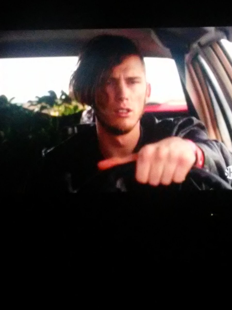 RandaRager's tweet photo. @machinegunkelly @SHO_Roadies  yes!! https://t.co/NQ4mCDoiPQ