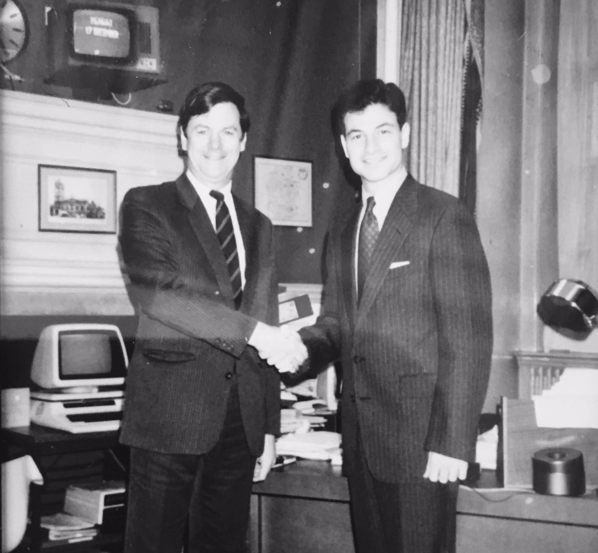 jlicata's tweet photo. As a young advisor to MP #SimonCoombs of Swindon in 1990, I stand once again with him and the #UK #Brexit https://t.co/bqzTUAdgE7