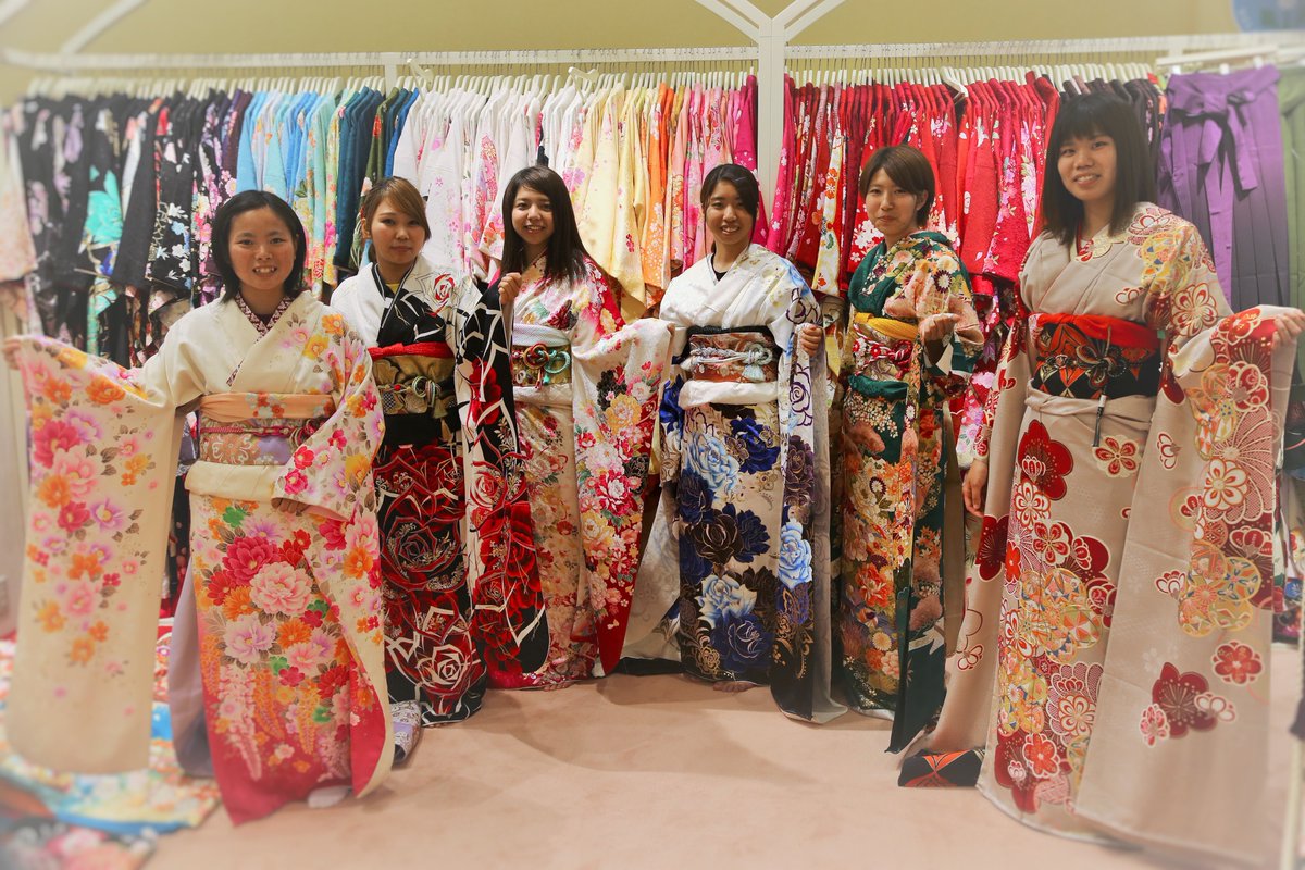 ふりそでmode ゆめタウン徳島 先日浴衣キャンペーンより 振袖試着して下さった沖縄出身のお嬢様方です 皆様明るく元気で可愛かったです またお気軽に遊びに来てくださいね 成人式 ふりそでmode 着物 振袖
