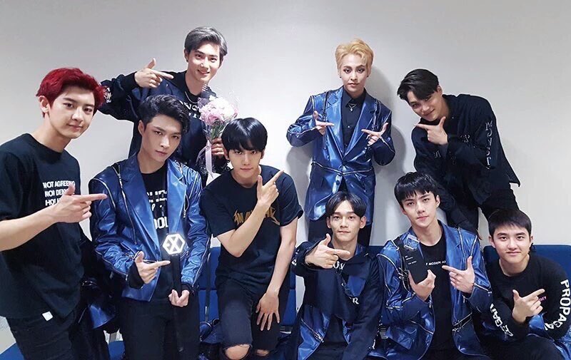 mica_pimilll's tweet photo. #Monster7thWin #EXO
160627
ミュージックバンク
2週連続の1位ですが当日は上半期特集のため発表なし(´. ૄ.`)
Monster活動は終了で寂しいけど、すぐにソウルコンとリパケで会えますね♡화이팅♡ https://t.co/hzYQMd6aLP