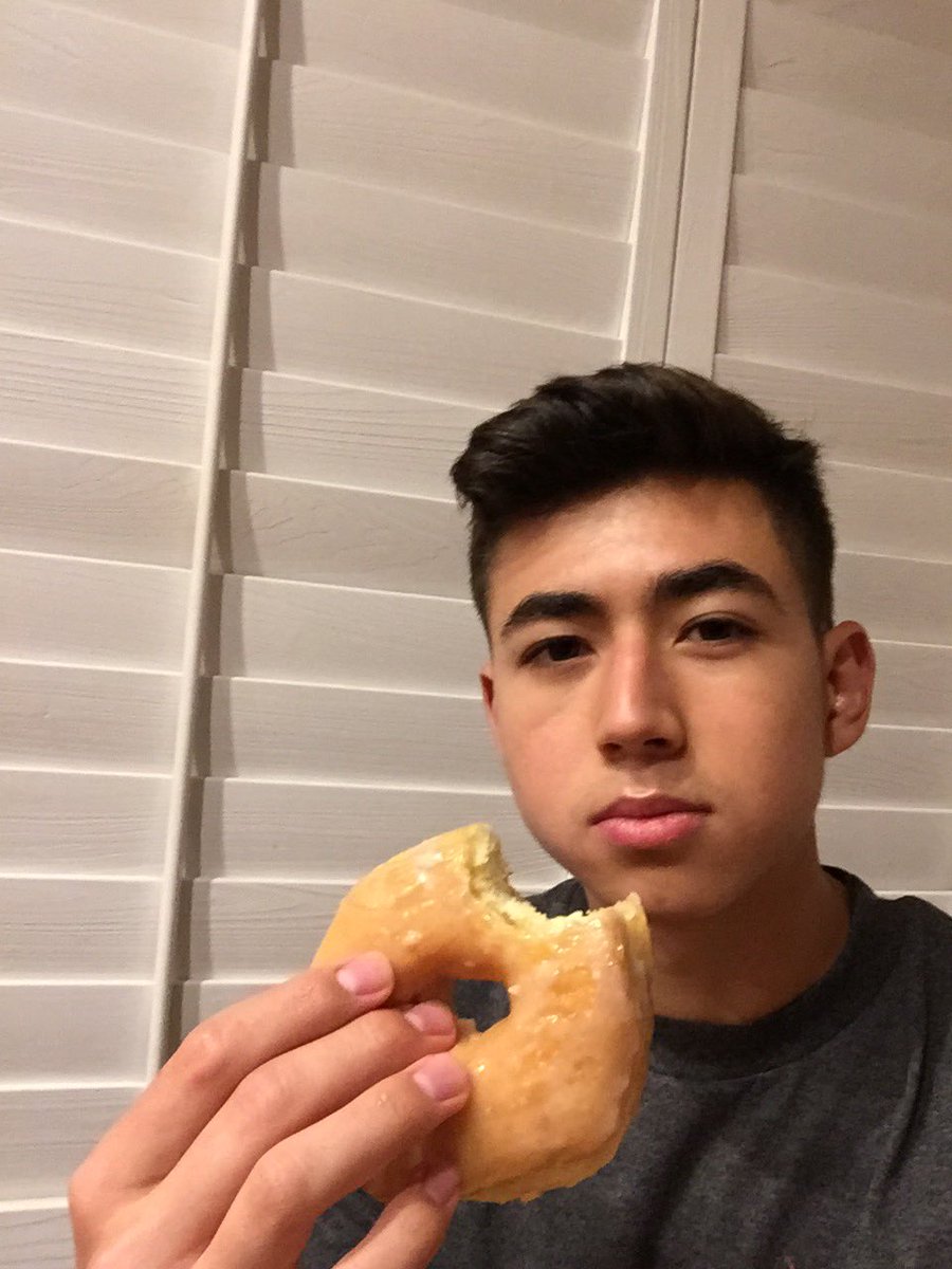 Attach's tweet photo. Had to get a celebratory snack after tonight's performance 🍩 https://t.co/0TYl3gEWmh