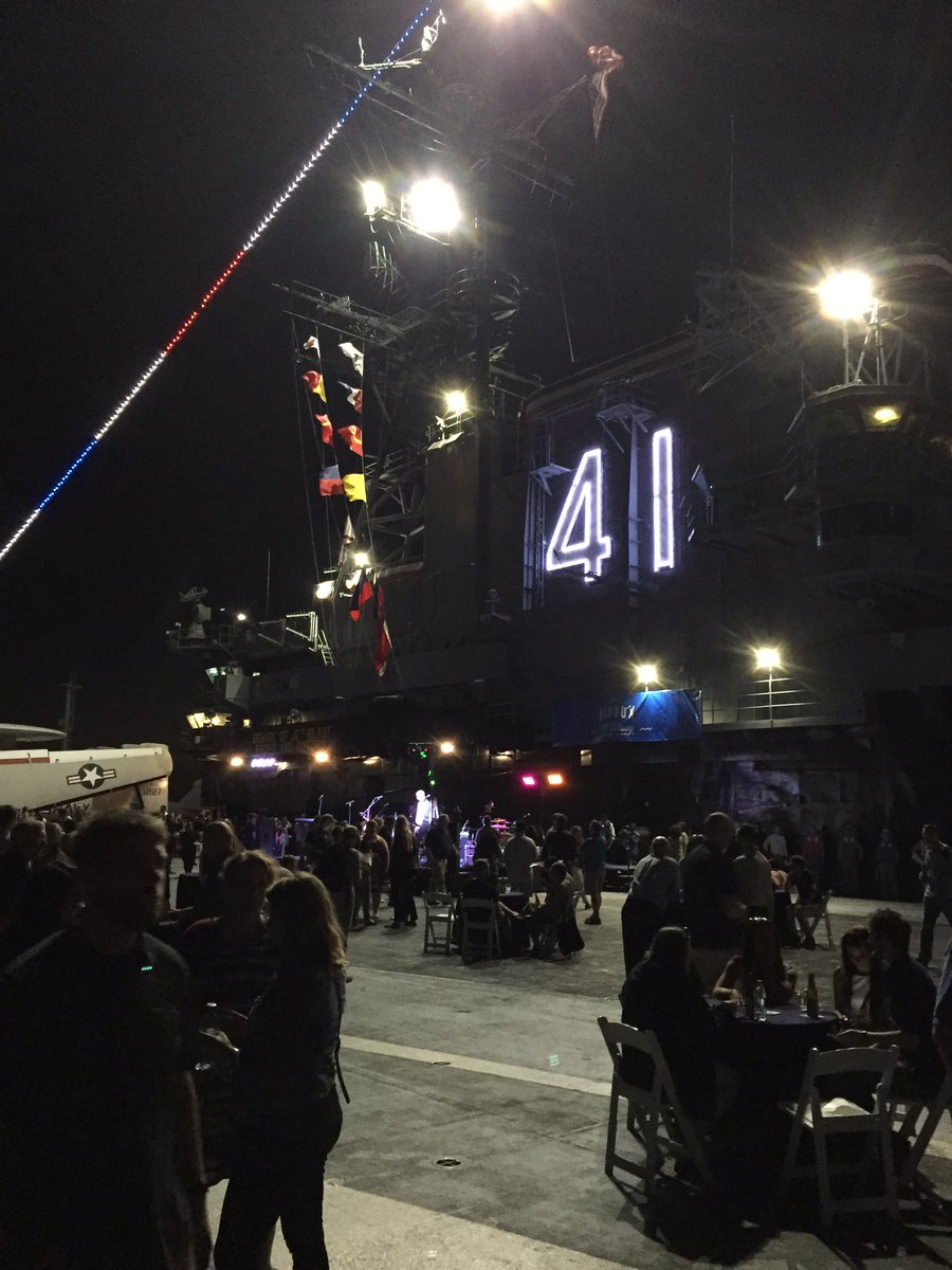 mikedavl's tweet image. party! #EsriUC #mapboxesriuc