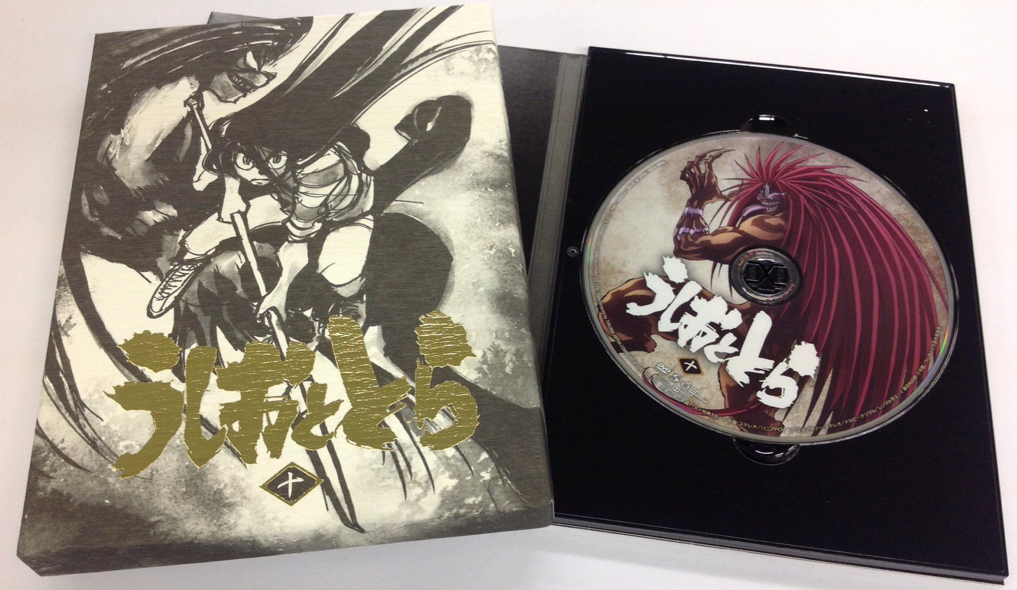 Tvアニメ うしおととら 公式アカウント 商品情報 Oaは終了しましたが Blu Ray Dvdは9月まで発売となります そして 本日は第10巻の発売日です 全巻購入で とらフィギュア が必ずもらえます うしおととら