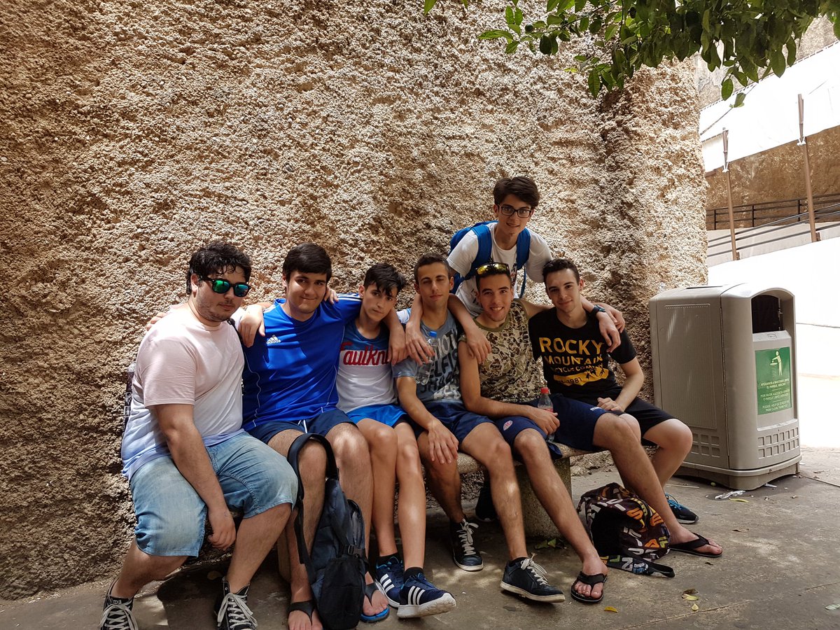 MADTeamLoL's tweet photo. Se acabaron las mini-vacaciones https://t.co/LKaMdbu2qD