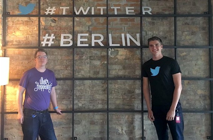 We'll be live on Periscope in 1hr at 12pm CEST w/ @andypiper &amp; @KrauseFx on the last #HelloWorld tour<a href="/tag/helloworld"class="tags"><span>#helloworld</span></a>