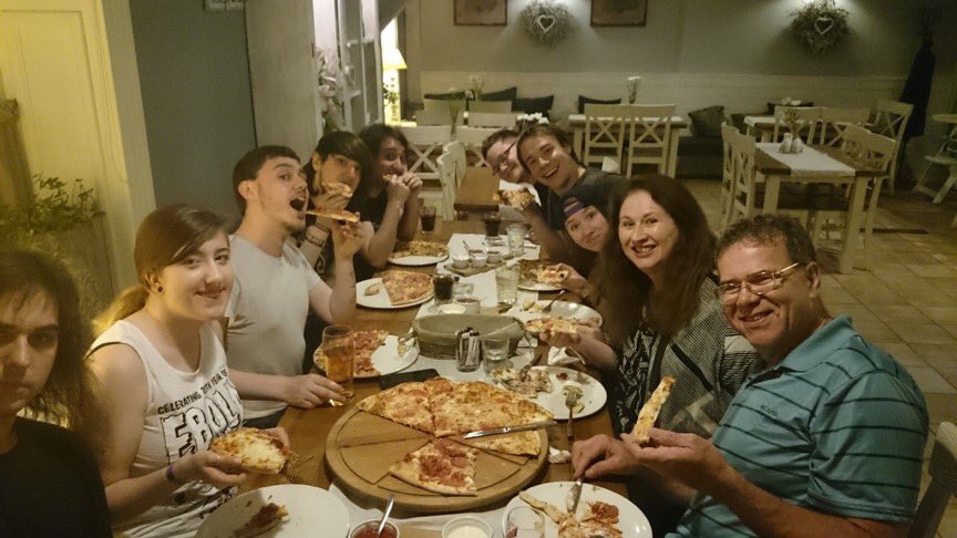 MichelleCreber's tweet photo. Sunday: pizza in Poland @PCG2016
Monday: biking in Berlin
Tuesday: layover in London
#WorldTravellers #TimeToGoHome https://t.co/LvSSusnr3L