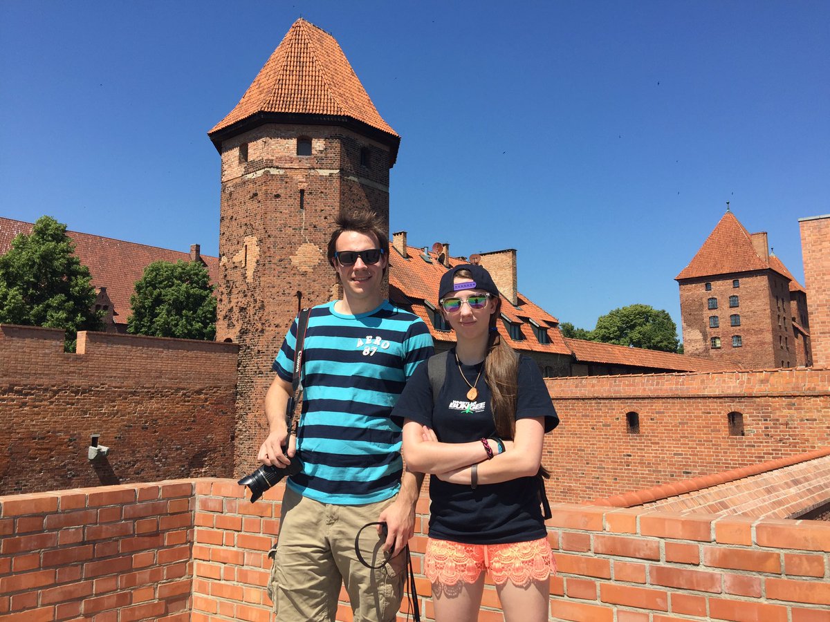 MichelleCreber's tweet photo. Sunday: pizza in Poland @PCG2016
Monday: biking in Berlin
Tuesday: layover in London
#WorldTravellers #TimeToGoHome https://t.co/LvSSusnr3L