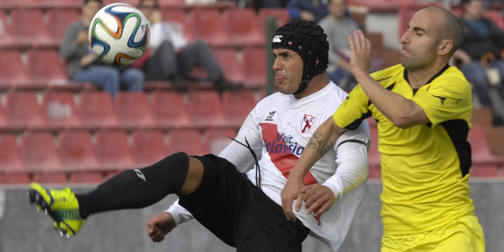 realvalladolid's tweet photo. [Fichaje] El #Pucela incorpora hasta 2018 al centrocampista Luismi, procedente del Sevilla https://t.co/1ThTorFGh8 https://t.co/umY1gEGgJq