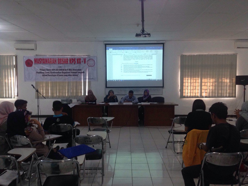 Suasana sidang di MUBES V KPS FH UNSUR.