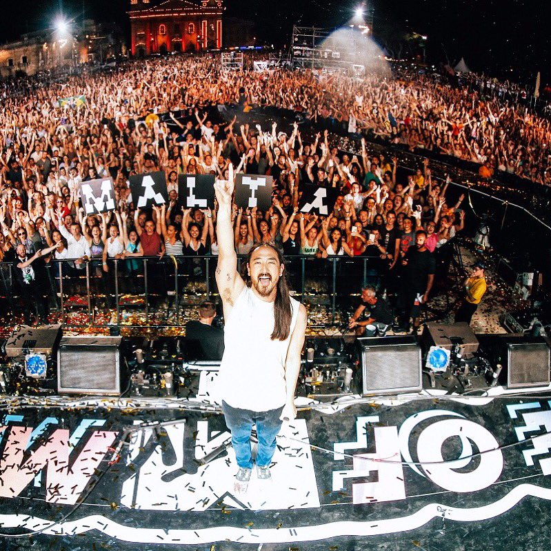 When I got off stage they told me that it was the biggest one yet at 70,000 people. Thanks for having me @isleofmtv https://t.co/nhAJgCdPXZ