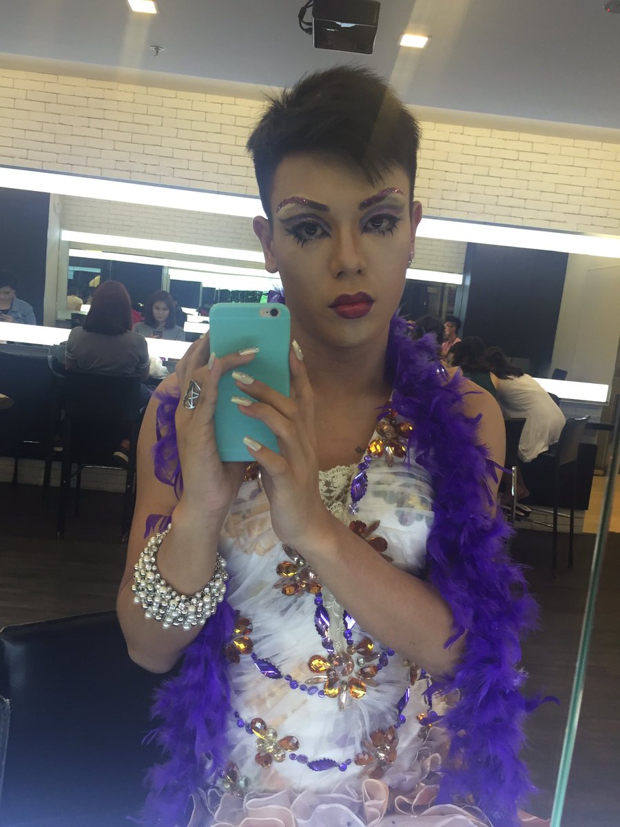 智 On Twitter Tbh I Really Like The Short Hair And Full On Drag