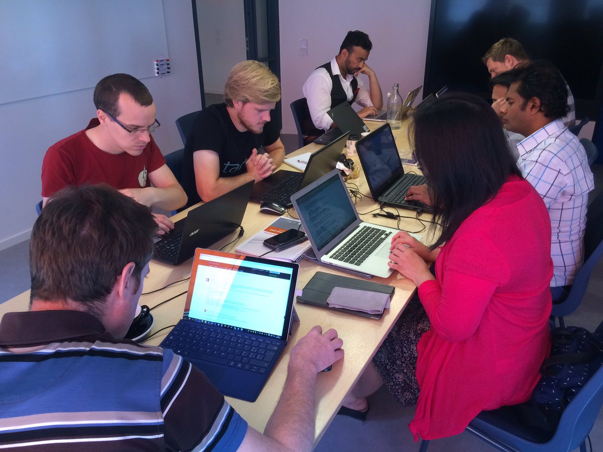 HealthSight's tweet photo. @Health_IT @MicrosoftSE @TaDaweb Hackfest Part 2 – transforming disease prevention https://t.co/LMpWlbs1Ty https://t.co/EmldXal60Q