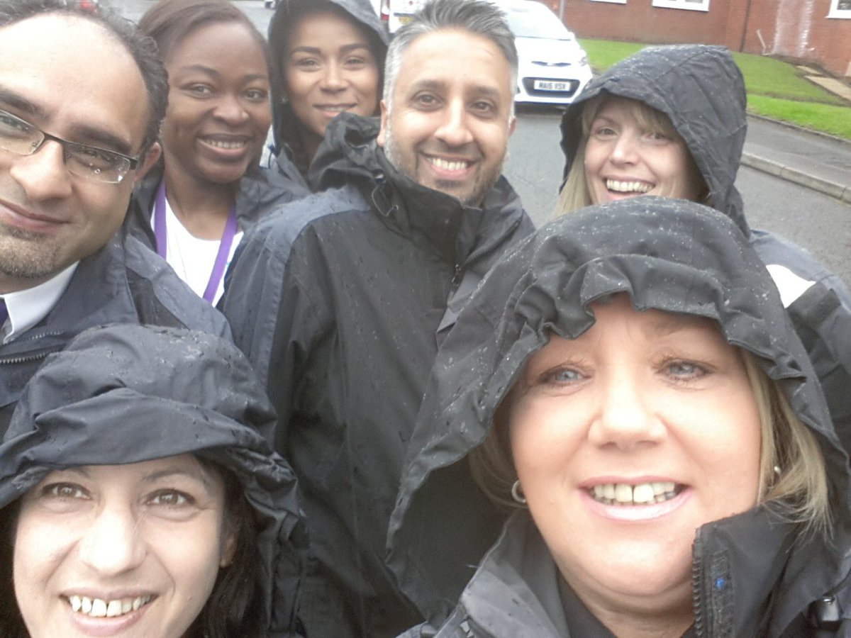 AmirTahra's tweet photo. Team Sarah out in force talking to residents on Durden Mews in Shaw getting wet @FirstForFCHO https://t.co/IyygdsmTcr