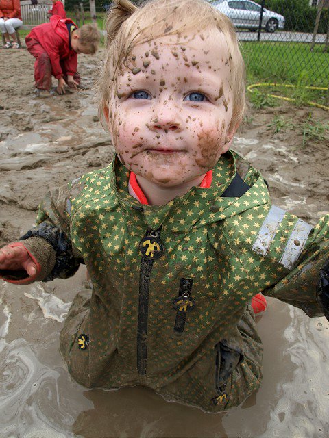 We hebben een geweldige #modderdag gehad bij <a href="/koetjebathmen/">Mireille Rietman</a>