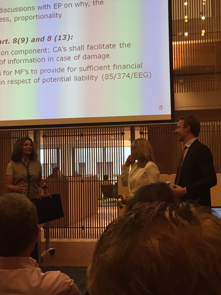 Minister@MinVWS bedankt ambtelijke delegatie NL terecht na zwaar bevochten resultaat nieuwe EU Directive #IVD