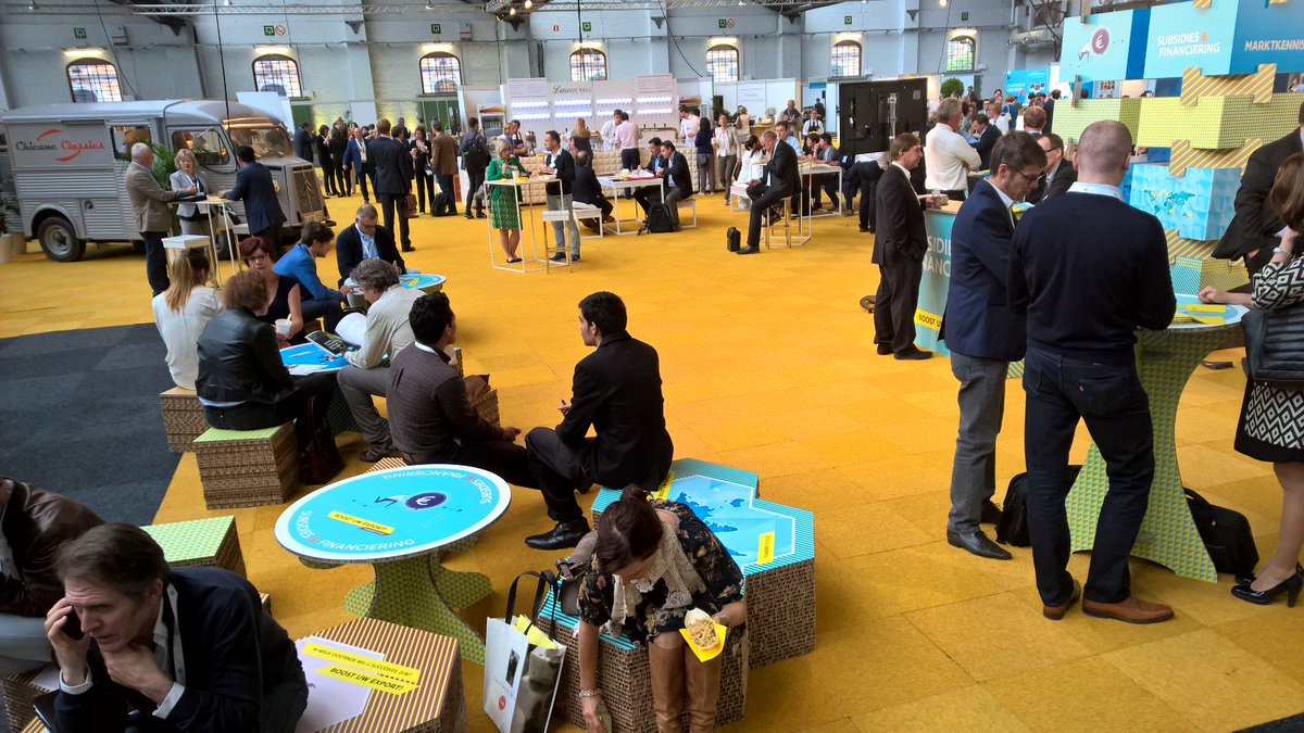 3MotionPrinting's tweet photo. New project: #flanderstrade #exportbeurs. First 100% ecological booth stand in Belgium made from #Beelite cardboard. https://t.co/yQqt84EVte