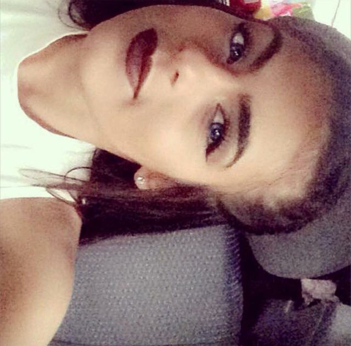 _itsyayaaa's tweet photo. Flower child 🌹 https://t.co/IHF0Puhwkx