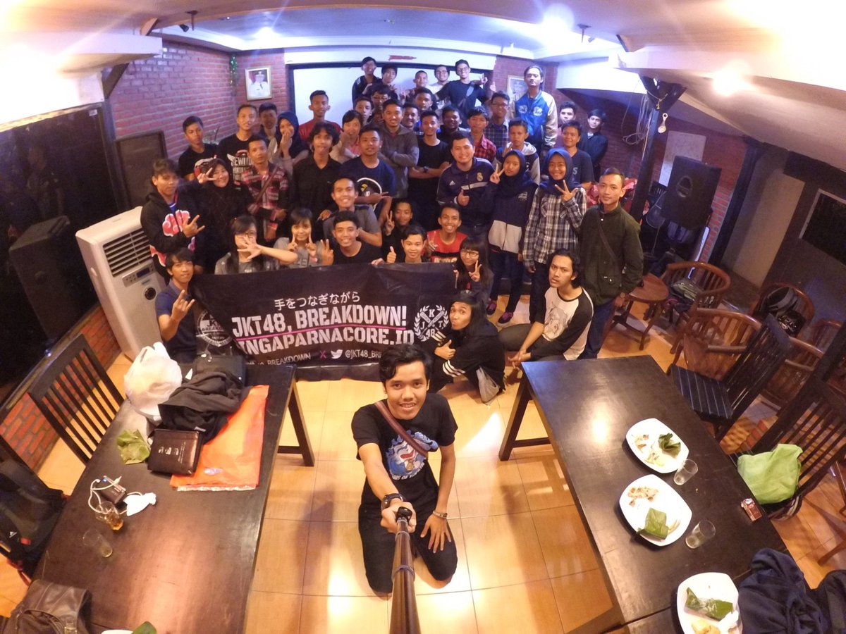 Mshfraaa's tweet photo. 27.06.2016 event Buka bersama @JKT48_TASIK @JKT48_BREAKDOWN @TSM48_DC @Mutmut_Hikaru alias seru pake bangeeeeet 😱🙆💞 https://t.co/o6MuZJLKFk