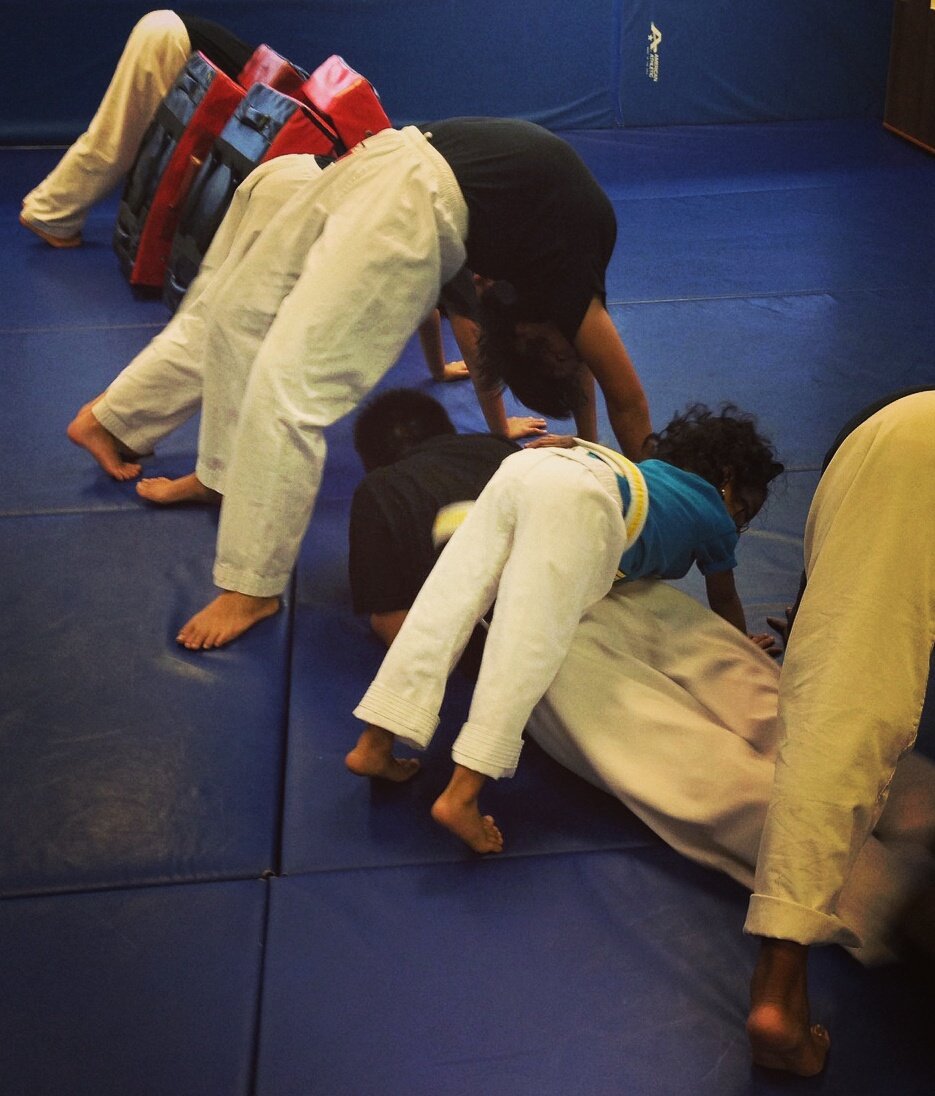 AllenMAAcademy's tweet photo. #childdevelopment gained by using #teamwork and #communication to make it through. #martialarts #focus #determined https://t.co/2fxv0RRlz5