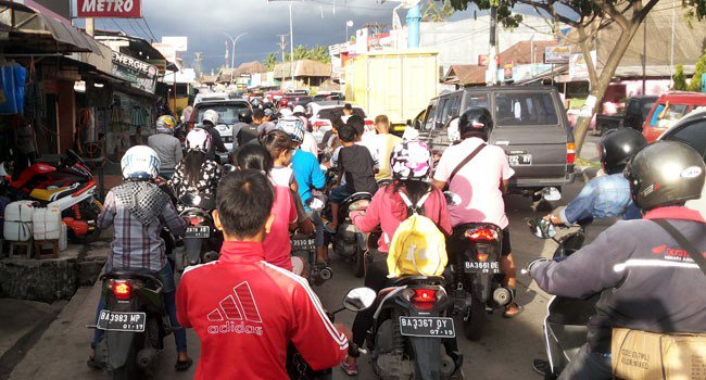 wella_febria's tweet photo. @KoranSinggalang: Jembatan Rusak,Pariaman Bakal Macet https://t.co/wI4wYHgOIT… https://t.co/sKwfIGLNdA