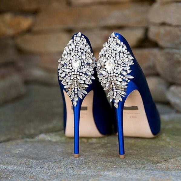 WeddingBase's tweet photo. Something blue... 💙💙 #wedding #bride #weddinginspiration https://t.co/RTeNf0PlZu
