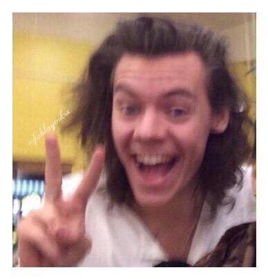 00salaa's tweet photo. Harry + yellow layout 
Please RETWEET if you save -tia
{repost} https://t.co/g7G5qIbIm7