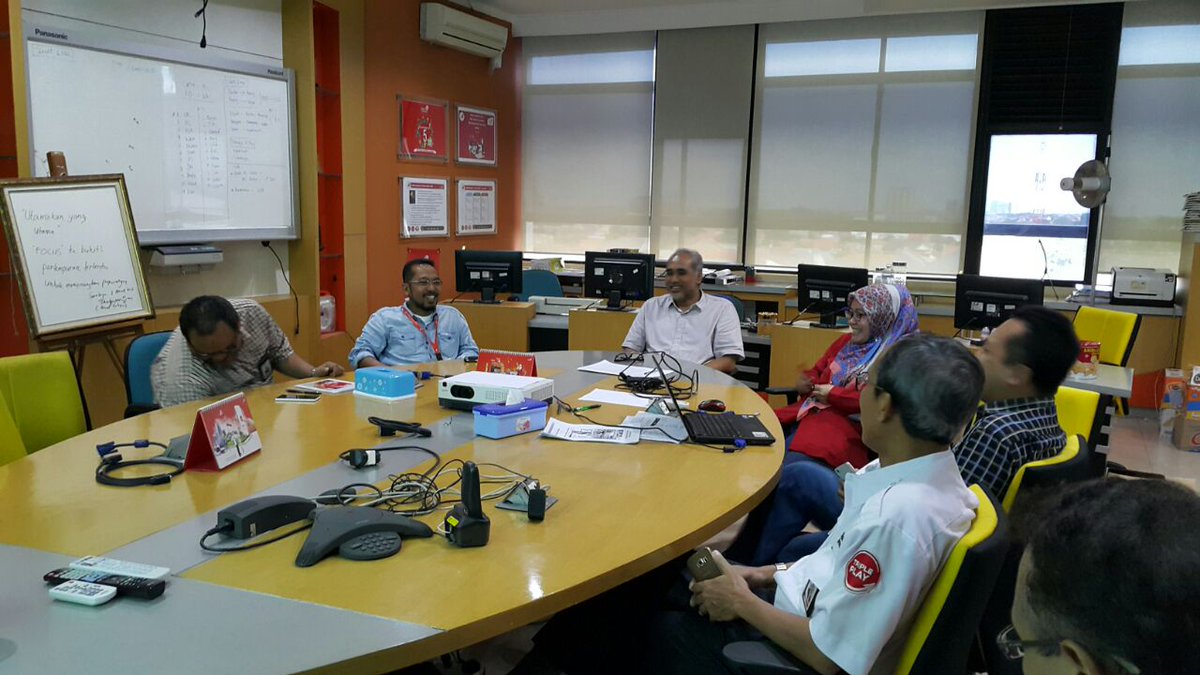 djadi_soegiarto's tweet photo. @parwi66 @_funtastic5_ #TelkomFuntastic5 #BPPTREG5 @setyahermawan3 #festive
Prepare festive innovation https://t.co/C9HDUb5LcR