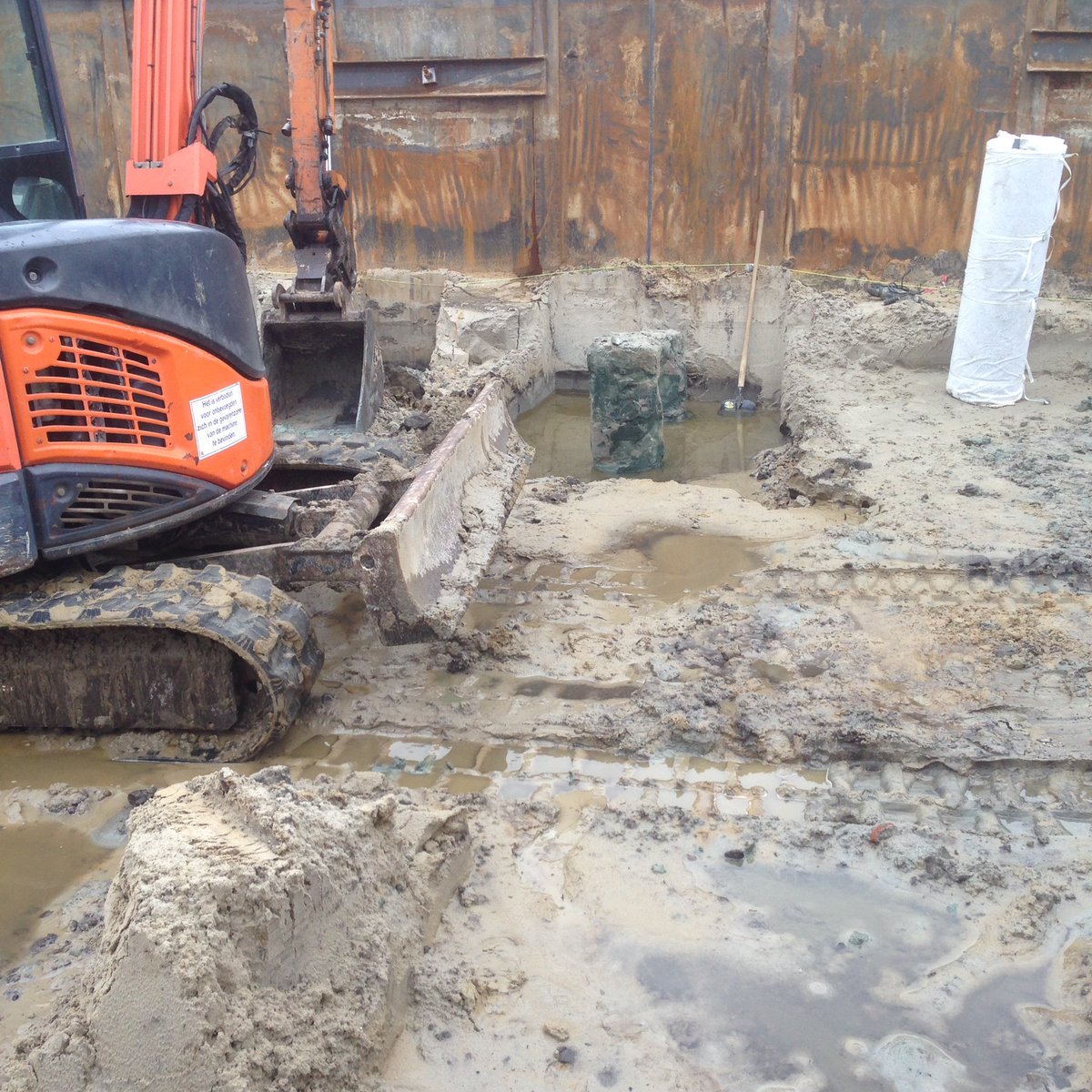 De volgende fase van de kelder is gestart voor shm Vivendo. Laat het nu maar droog weer worden <a href="/Durabrik/">Durabrik</a>