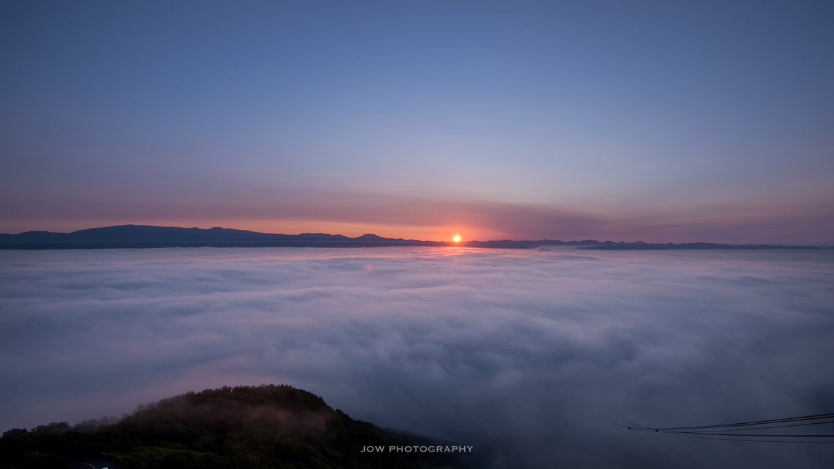 T Susumu Twitterren 今朝の函館山です Nikon D4s ファインダー越しの私の世界 写真撮ってる人と繋がりたい 写真好きな人と繋がりたい Nikon 北海道函館市 函館山 雲海 朝日 日の出