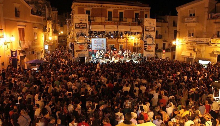 lercionotizie's tweet image. #lerciostory Nessuna bandiera della #Sardegna al concerto, gli organizzatori: “Evento da rifare”.