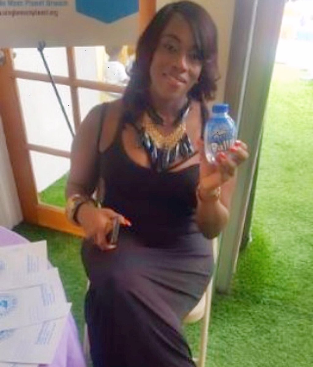 SingleMomPlanet's tweet photo. #SingleMomsPlanet event producer @brittanytinna enjoying @aquaballdrink @ #SMPkids Summer Playdate! #TeamConceited https://t.co/4eXikfzad8