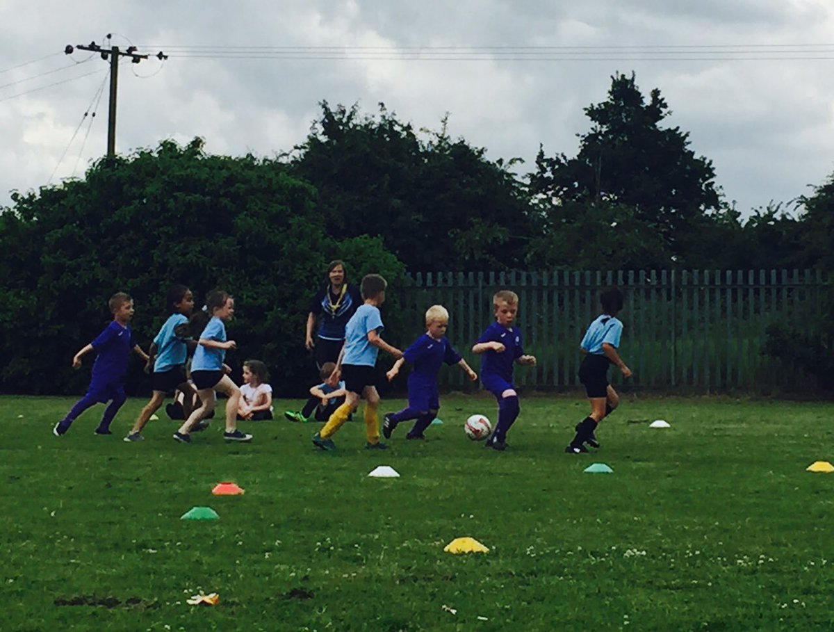 R2WaterLane's tweet photo. Well done Water Lane who played a brilliant football match against @R2Pemberley winning 3-1 ⚽️ https://t.co/cFxYLk8Fpn