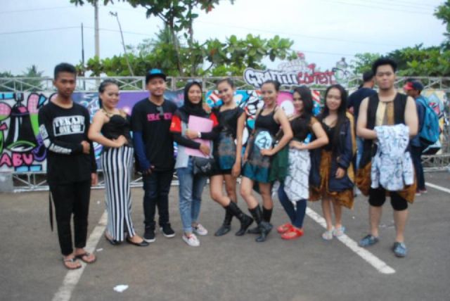 Miss V (@missvmiss) on Twitter photo Edisi juri dance competition kota banjar <a href="/BloodsCloth/">Bloods Industries</a> <a href="/bloods_garut/">Bloods Garut</a> <a href="/bloods_serang/">Bloods Serang</a> @bloods_tasik <a href="/BloodsCikarang/">BLOODS CIKARANG</a> Edisi juri dance competition kota banjar <a href="/BloodsCloth/">Bloods Industries</a> <a href="/bloods_garut/">Bloods Garut</a> <a href="/bloods_serang/">Bloods Serang</a> @bloods_tasik <a href="/BloodsCikarang/">BLOODS CIKARANG</a>