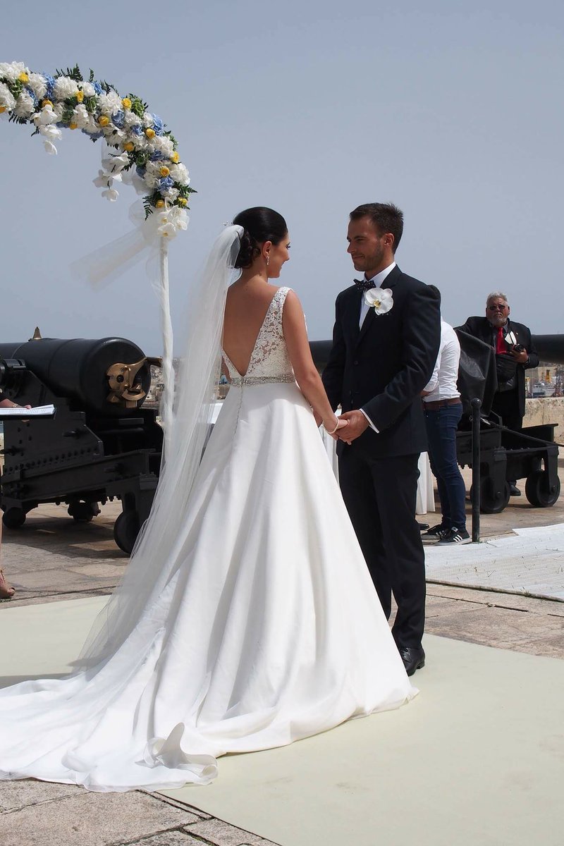 VanillaBeaus's tweet photo. How stunning does one of our brides look? https://t.co/T8Qjq2ItUi