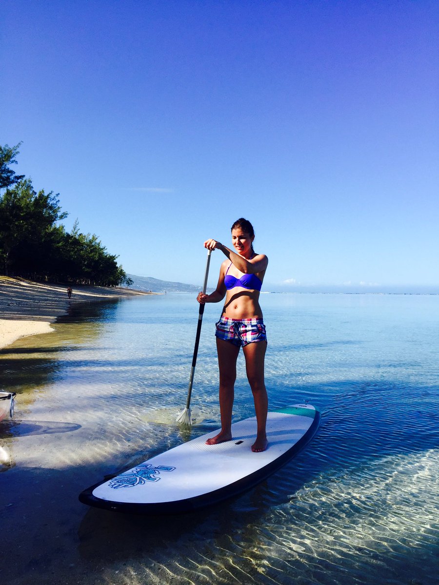 LagonReunion's tweet photo. Stand Up Paddle in Reunion Island ! Bientôt les vacances ! @LUXSaintGilles #gotoreunion #holidays #LaReunion #974 https://t.co/ohgDsjQWIY