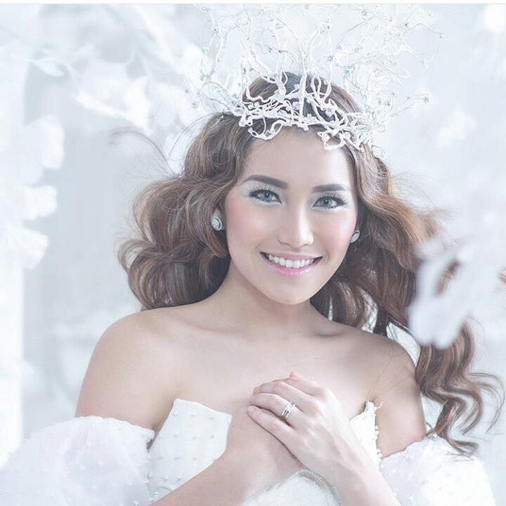 BuddyFinru's tweet photo. Pantas banyak pria yg ingin menaklukan hatimu..karna kamu cantikkk bgt @aytingnew92 Namun kamu tak mudah jatuh cinta https://t.co/7KooJQE8Oe