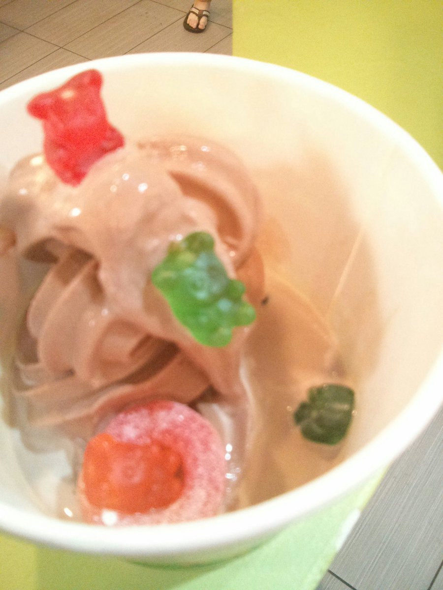 Coritheawesome's tweet image. When @FFroyoYYC closes the gummi bears and @yelpcalgary are making froyo slides and frolicking in Bailey's #discyo