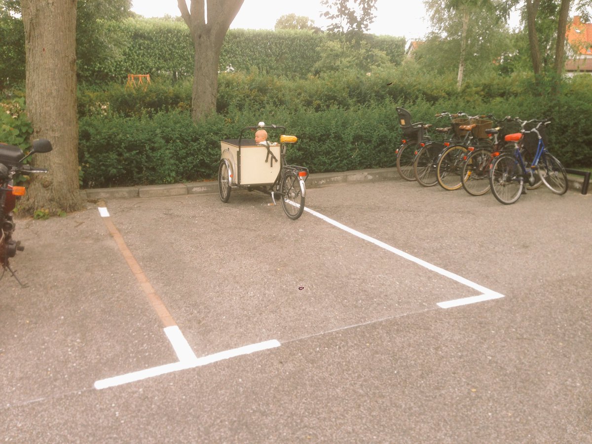 We typically average 4 on our cargo bike. The cars average 1.2 passengers. Look at the space required!