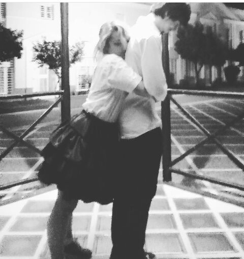 yuki_meri's tweet photo. Somos un cuento sin final feliz, porque prefiero un camino de baches a que esto algun dia acabe.
Te quiero♡ https://t.co/8yv29mwMuQ