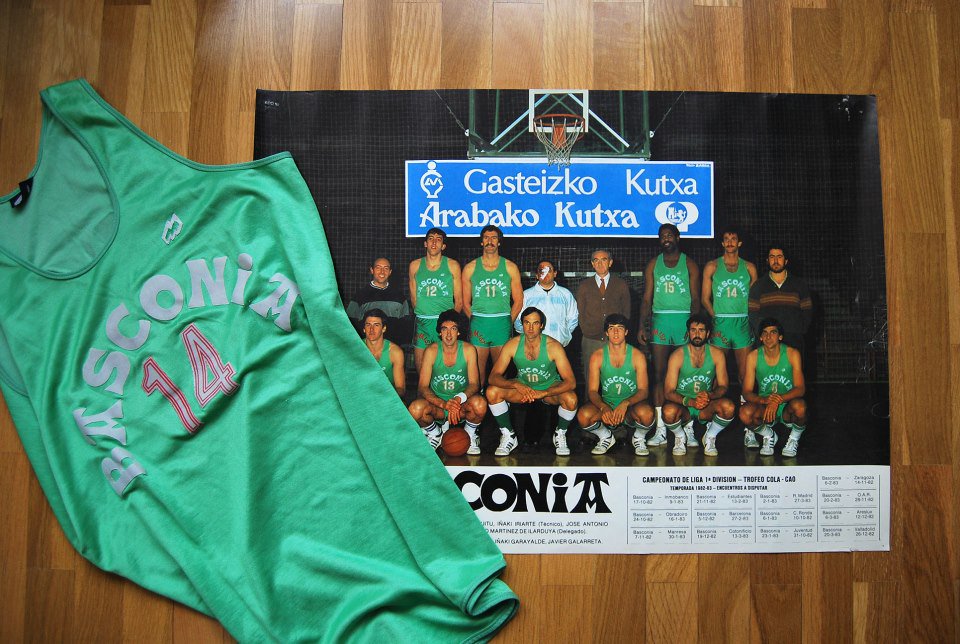 Alavés - Las camisetas del baloncesto alavés ¿Nos ayudas a conocerlas? CmGiRbAWkAEQ9x7