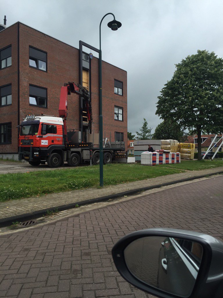 Gemeentehuis Witmarsum. # efficiënt transport met SIG.